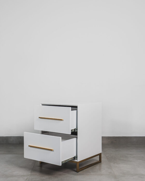 LONDON – WHITE & GOLD PEDESTAL