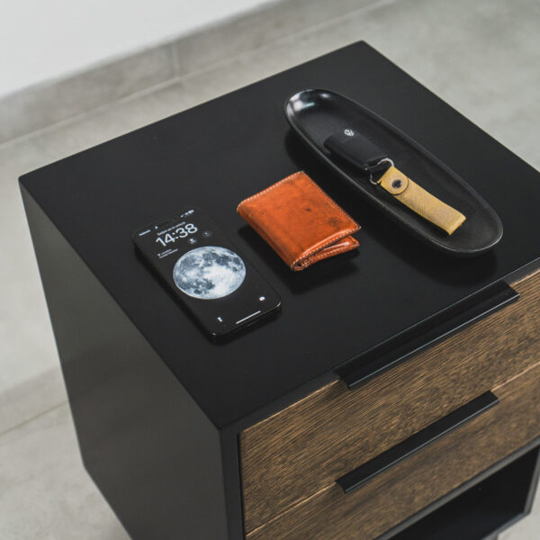 NOA – BLACK & VENEER PEDESTAL