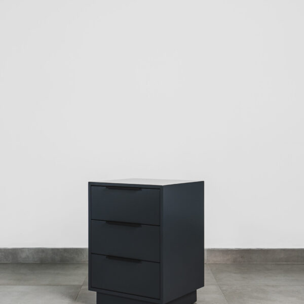 ONYX – GREY PEDESTAL