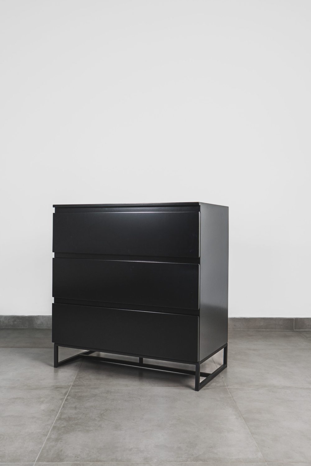 SYDNEY - BLACK CHEST OF DRAWERS