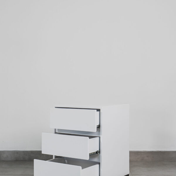 SYDNEY – WHITE PEDESTAL