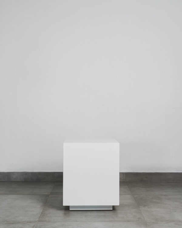 CUBE – WHITE SIDE TABLE