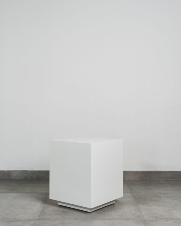 CUBE – WHITE SIDE TABLE