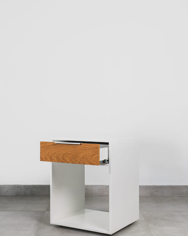 BALI – WHITE & VENEER PEDESTAL