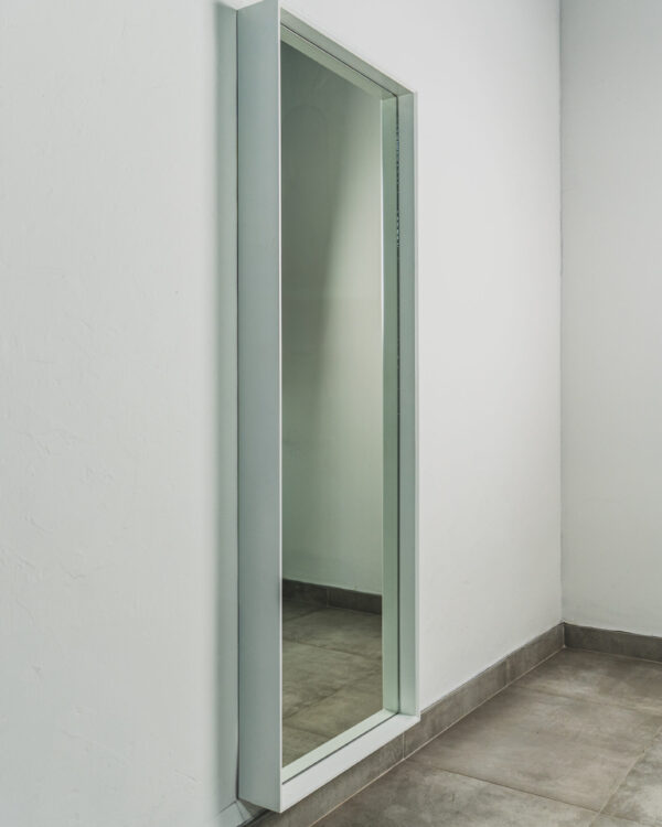 STANDING MIRROR – WHITE