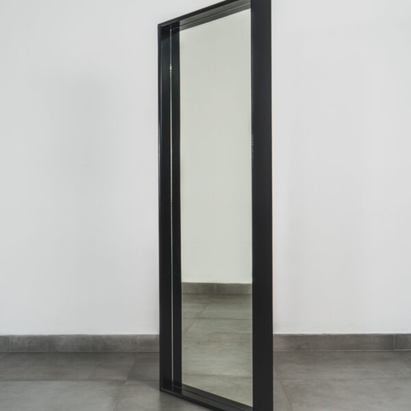 STANDING MIRROR – BLACK