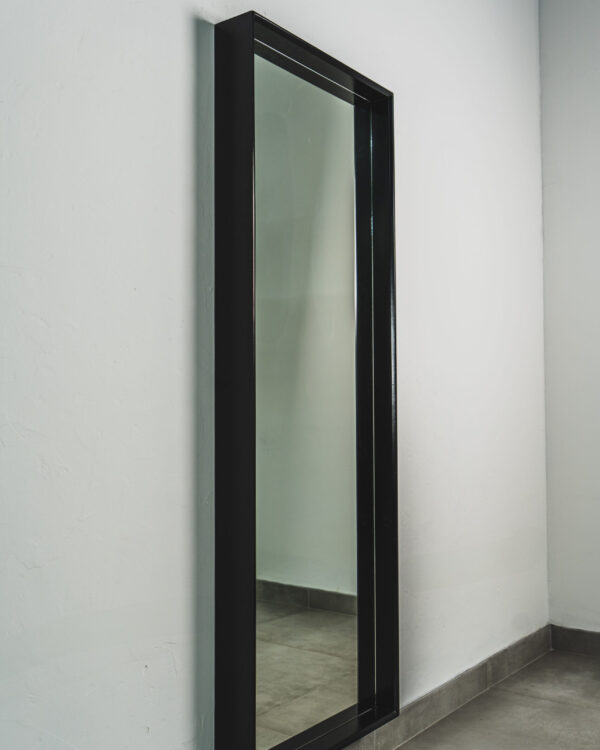 STANDING MIRROR – BLACK