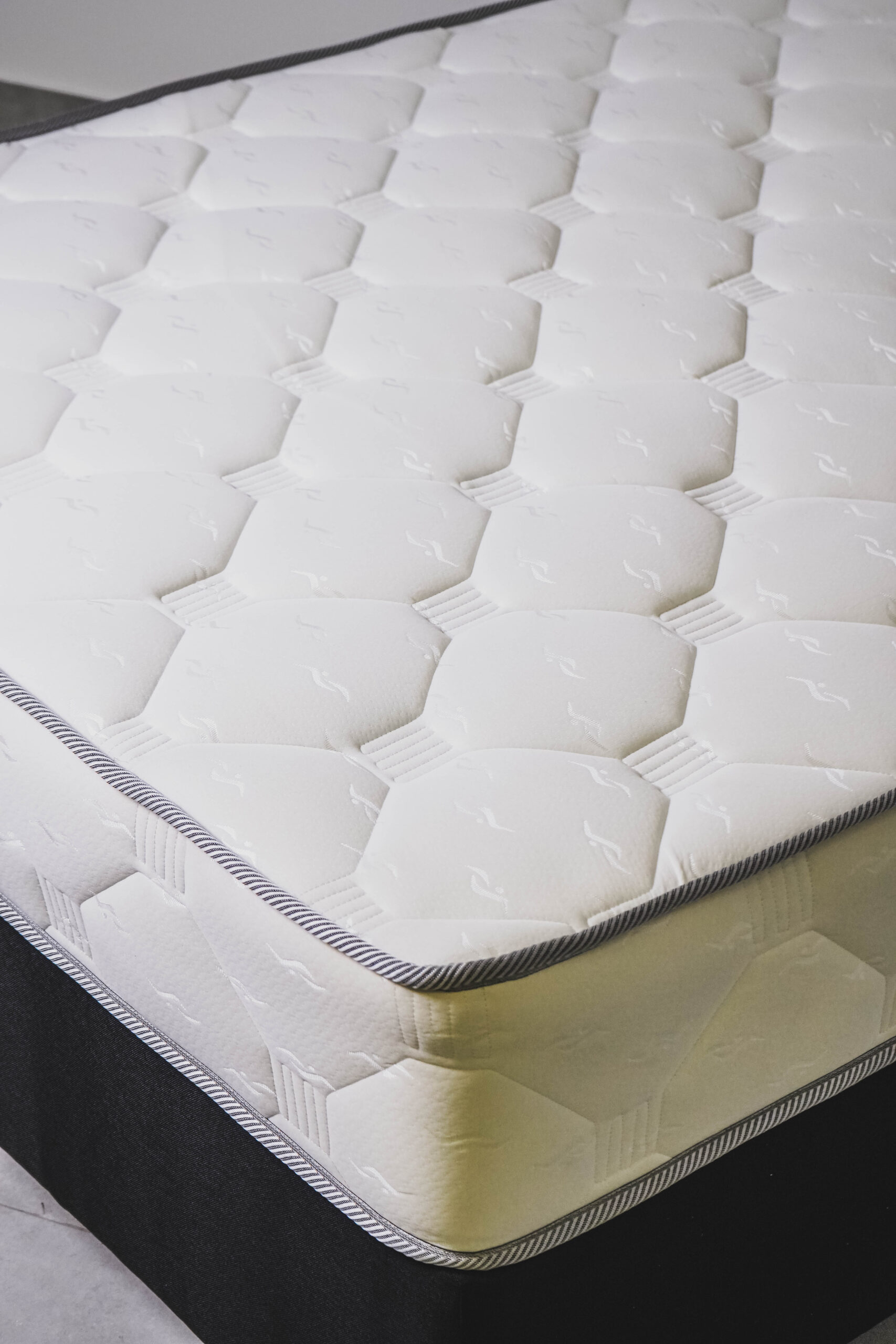 TURNABLE - MATTRESS & BASE SET - Image 3