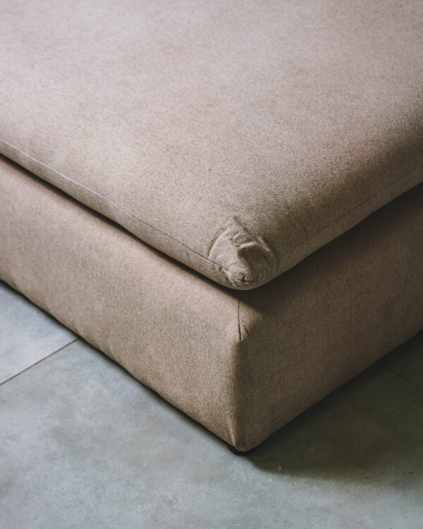 KINGSTON L-SHAPE COUCH – FRENCH OAK