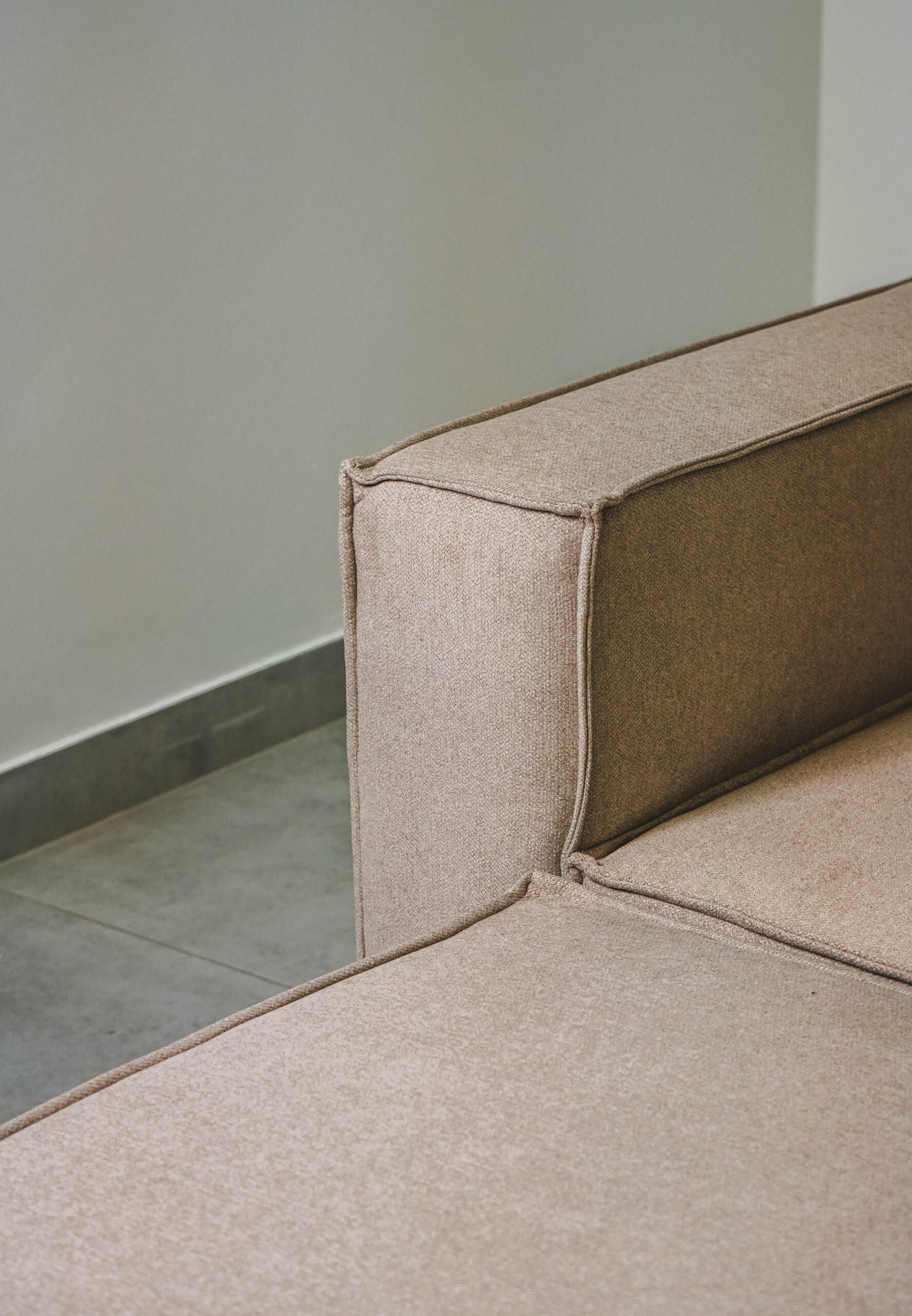 SOLASTA - 3 SEATER COUCH WITH OTTOMAN - FRENCH OAK - Image 3