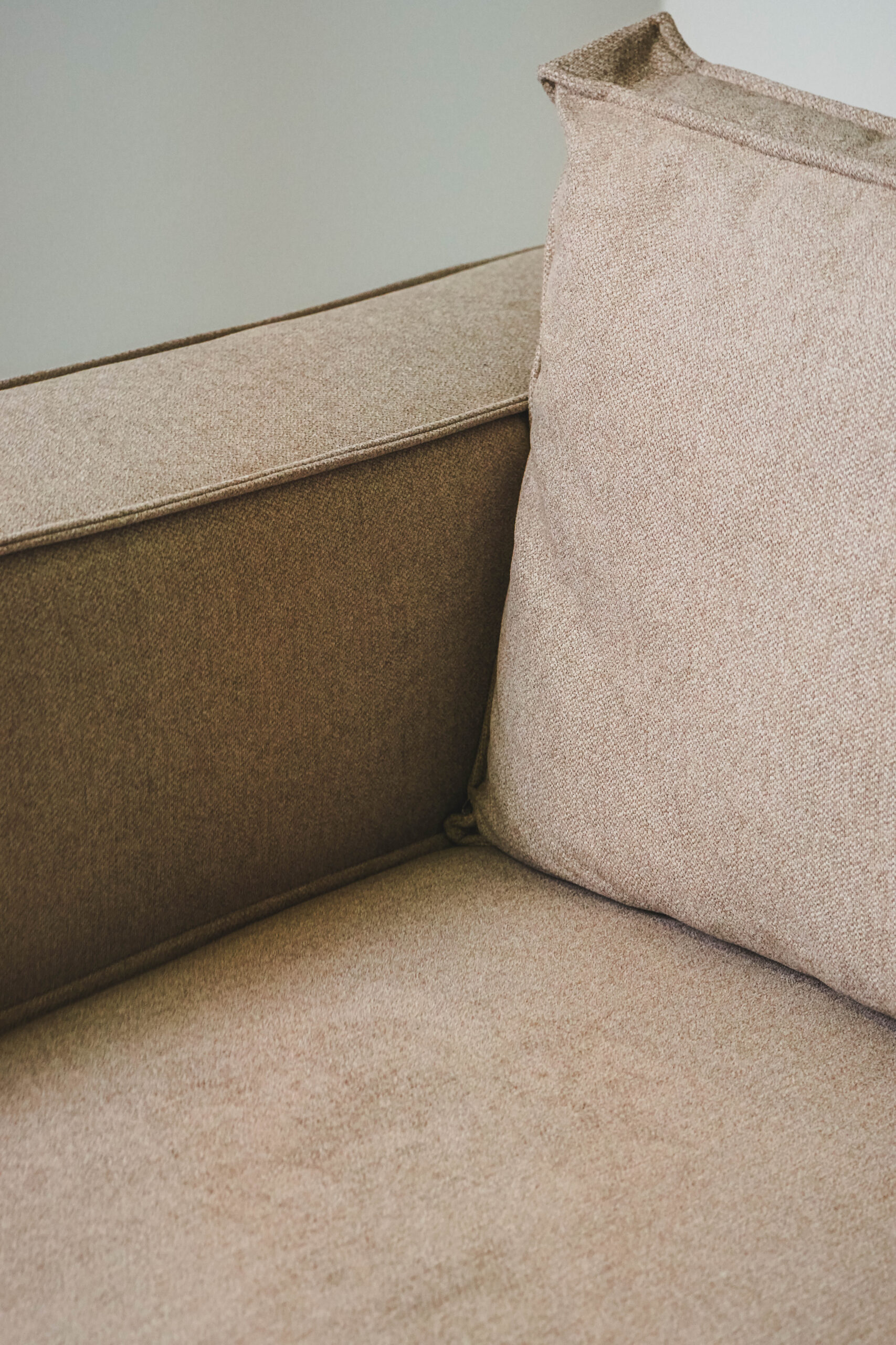 SOLASTA - 3 SEATER COUCH WITH OTTOMAN - FRENCH OAK - Image 7