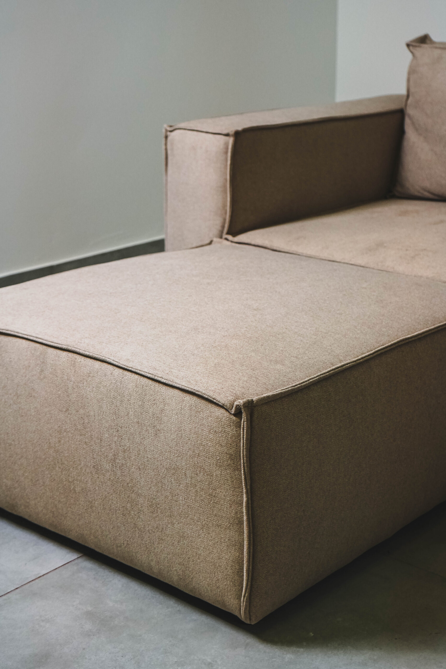 SOLASTA - 3 SEATER COUCH WITH OTTOMAN - FRENCH OAK - Image 8