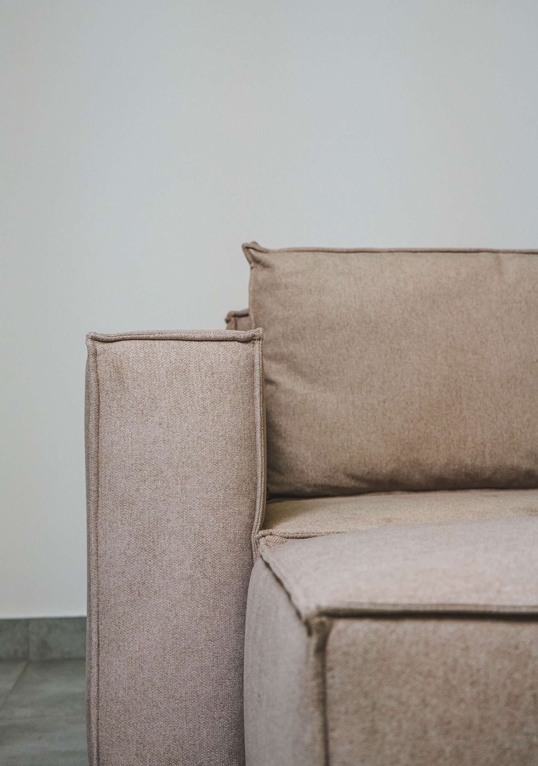 SOLASTA - 3 SEATER COUCH WITH OTTOMAN - FRENCH OAK - Image 10