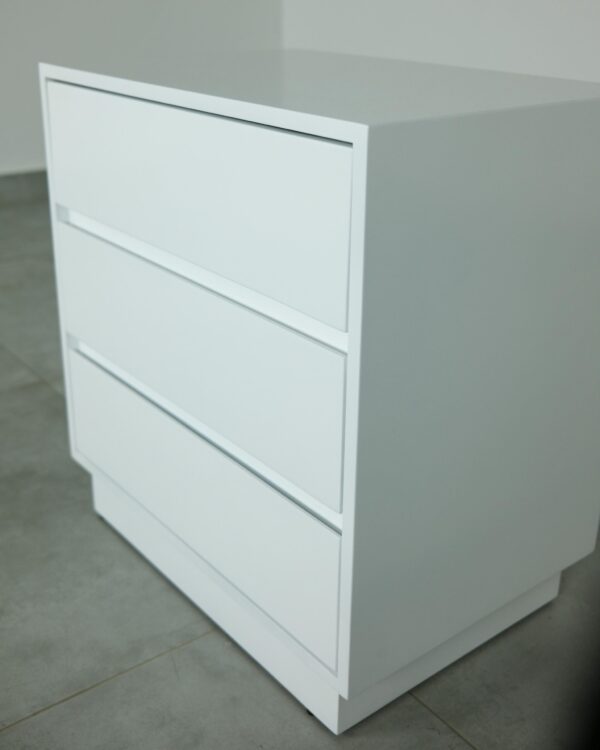 DOMINIC – WHITE PEDESTAL