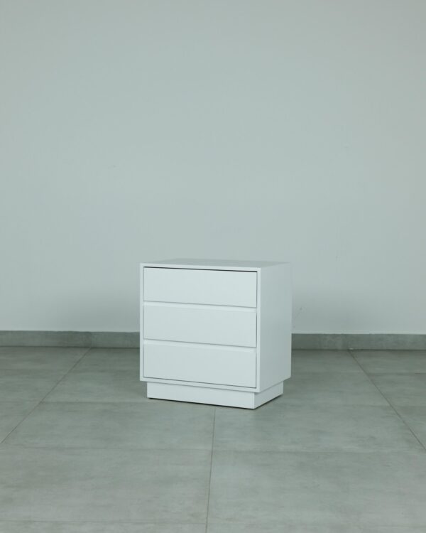 DOMINIC – WHITE PEDESTAL